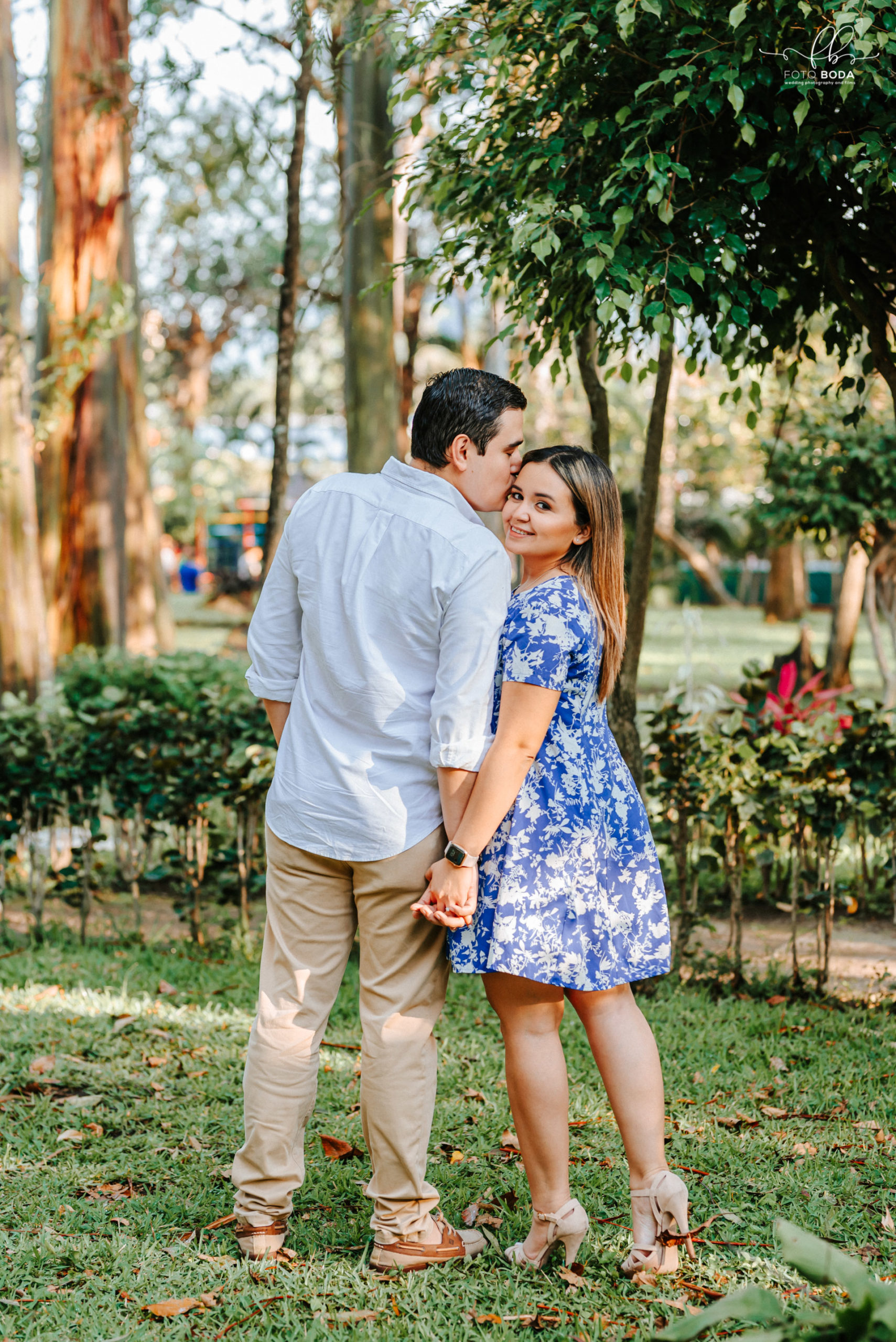 pre boda parque maquilishuat, el salvador, escalón, fotografías de boda, fotógrafos salvadoreños