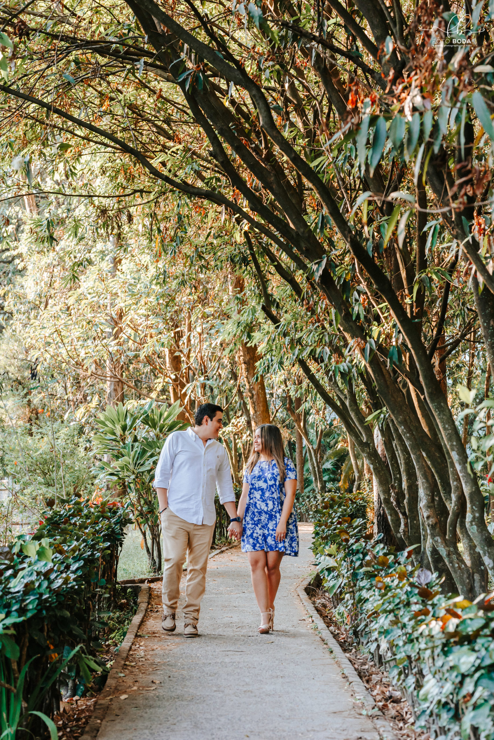 pre boda parque maquilishuat, el salvador, escalón, fotografías de boda, fotógrafos salvadoreños
